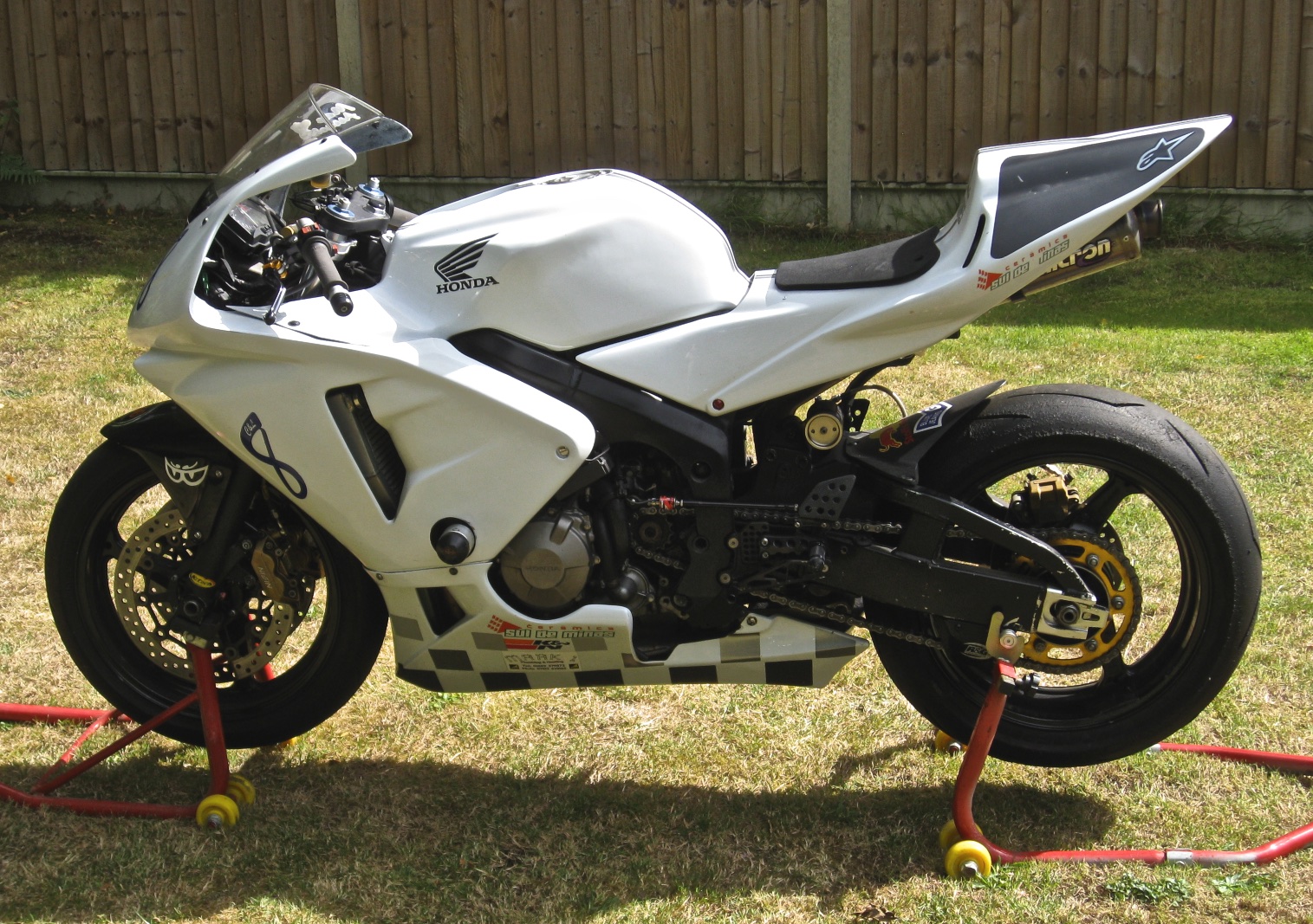 CBR600RR_Track_07